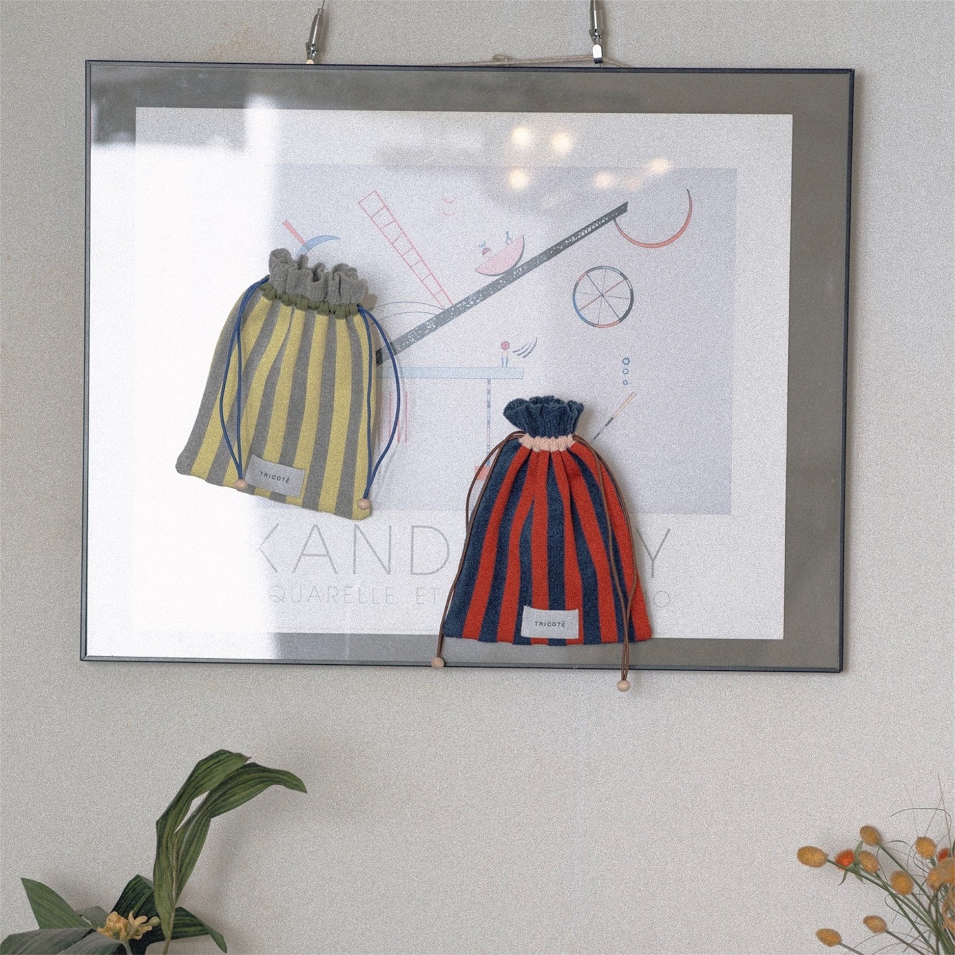 【TRICOTE】STRIPED SHAGGY MINI POUCH