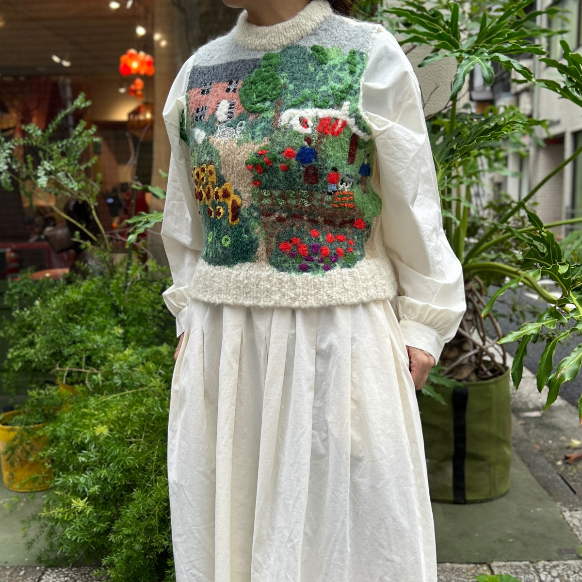 【Mii Collection】Printed Hand Embroidered Sleeveless Sweater #02