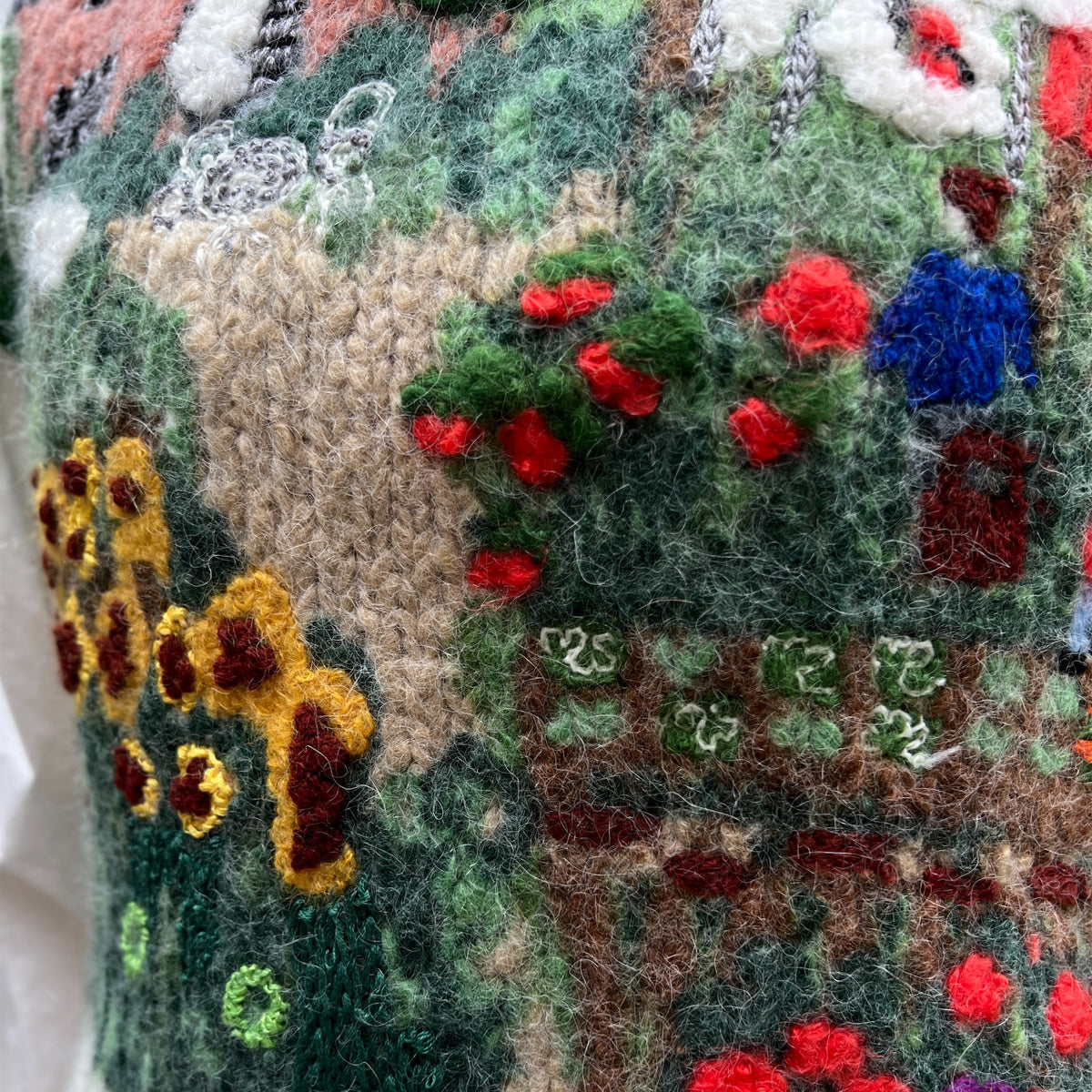 【Mii Collection】Printed Hand Embroidered Sleeveless Sweater #02