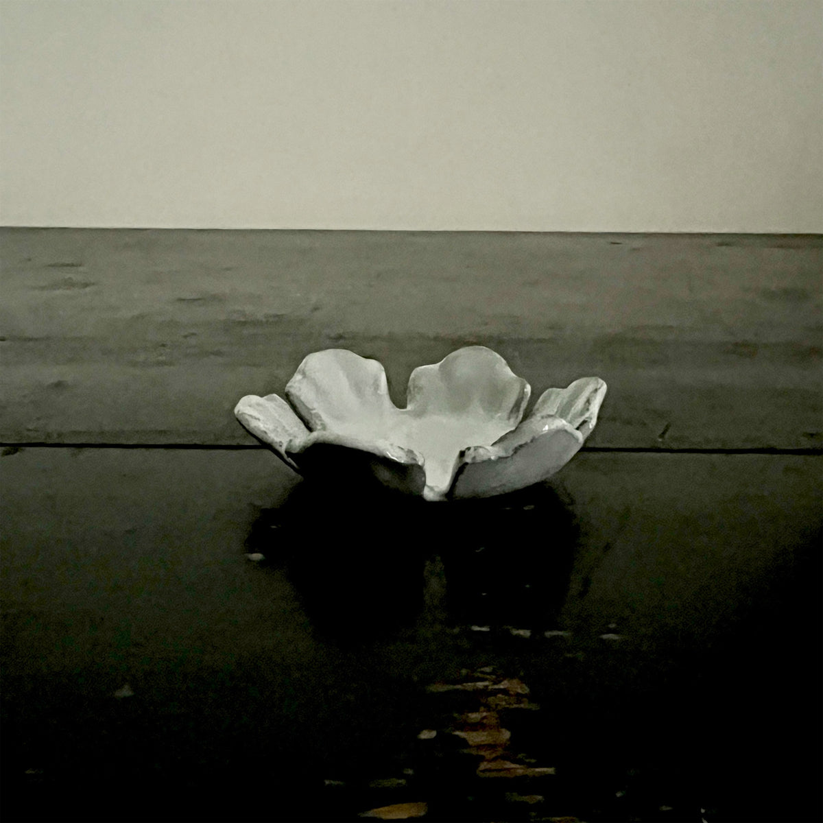 【Astier de Villatte】Small Chou Dish with Six Petals
