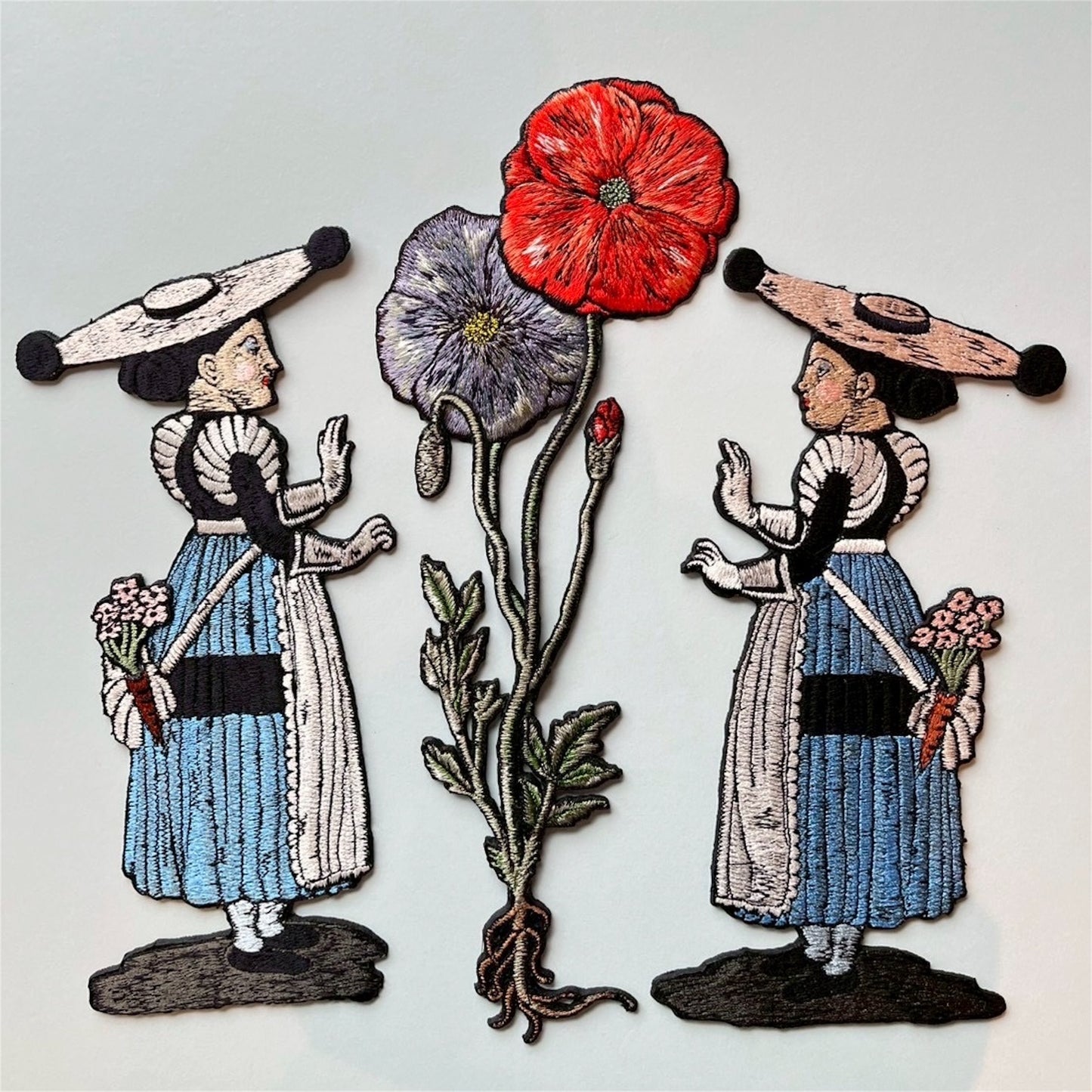 【ma.macaron】帽子をかぶった双子  A