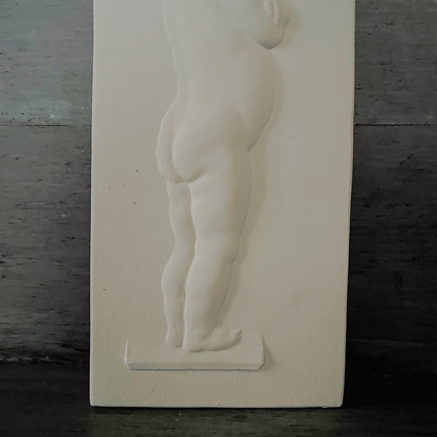 【La Soufflerie】石膏レリーフ Baby Debout