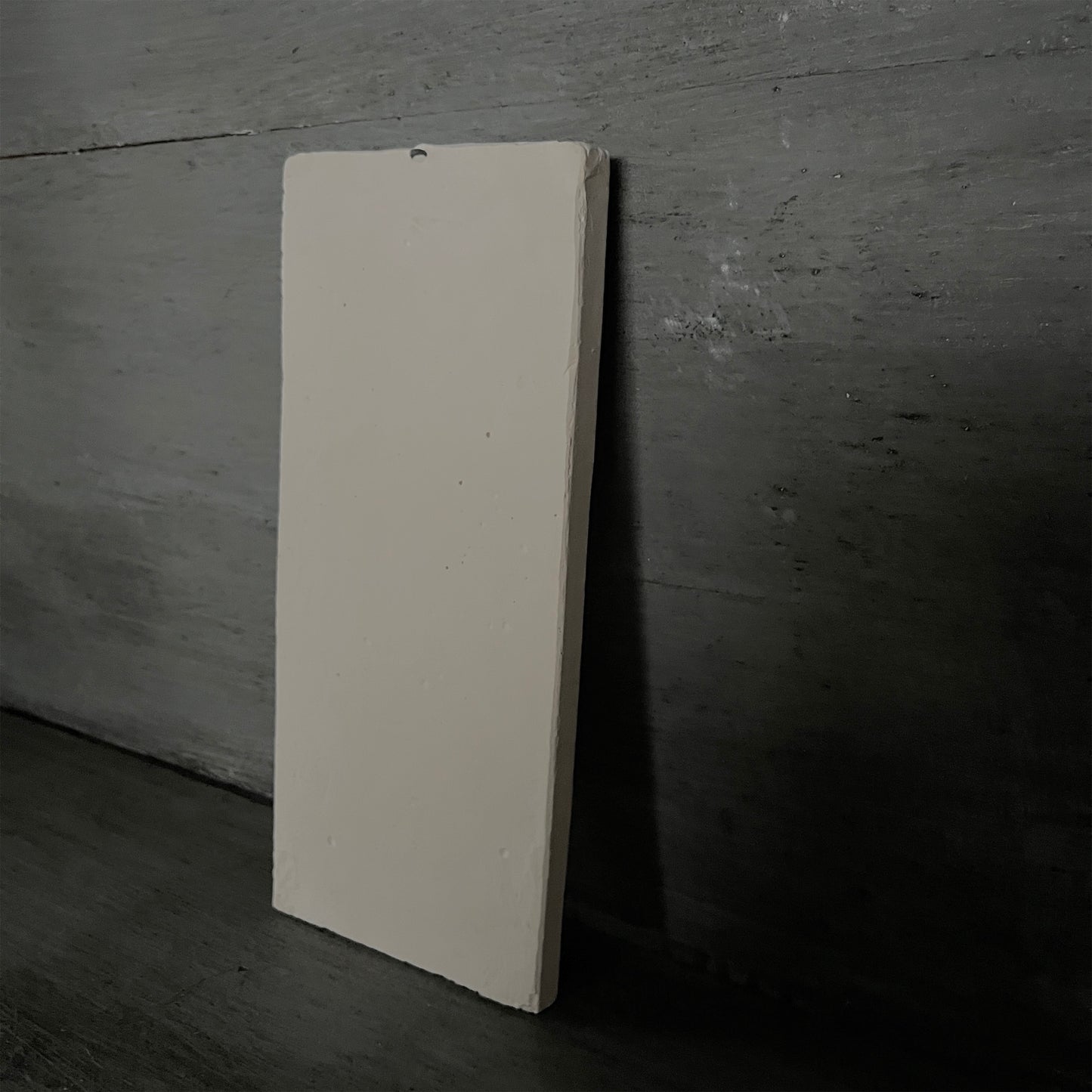 【La Soufflerie】石膏レリーフ Baby Debout