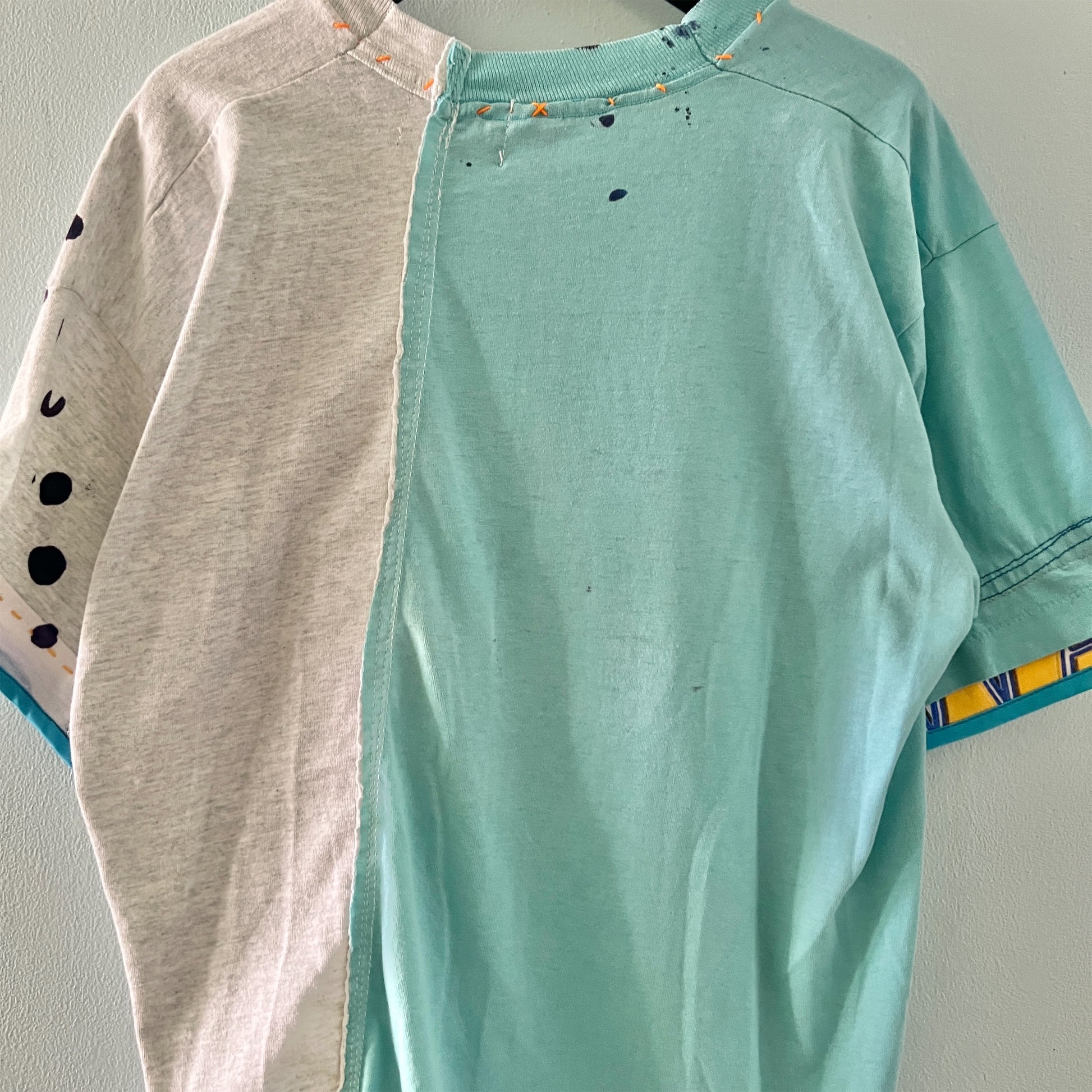【nisai】古着解体再構築の水色と水玉のTシャツ R002