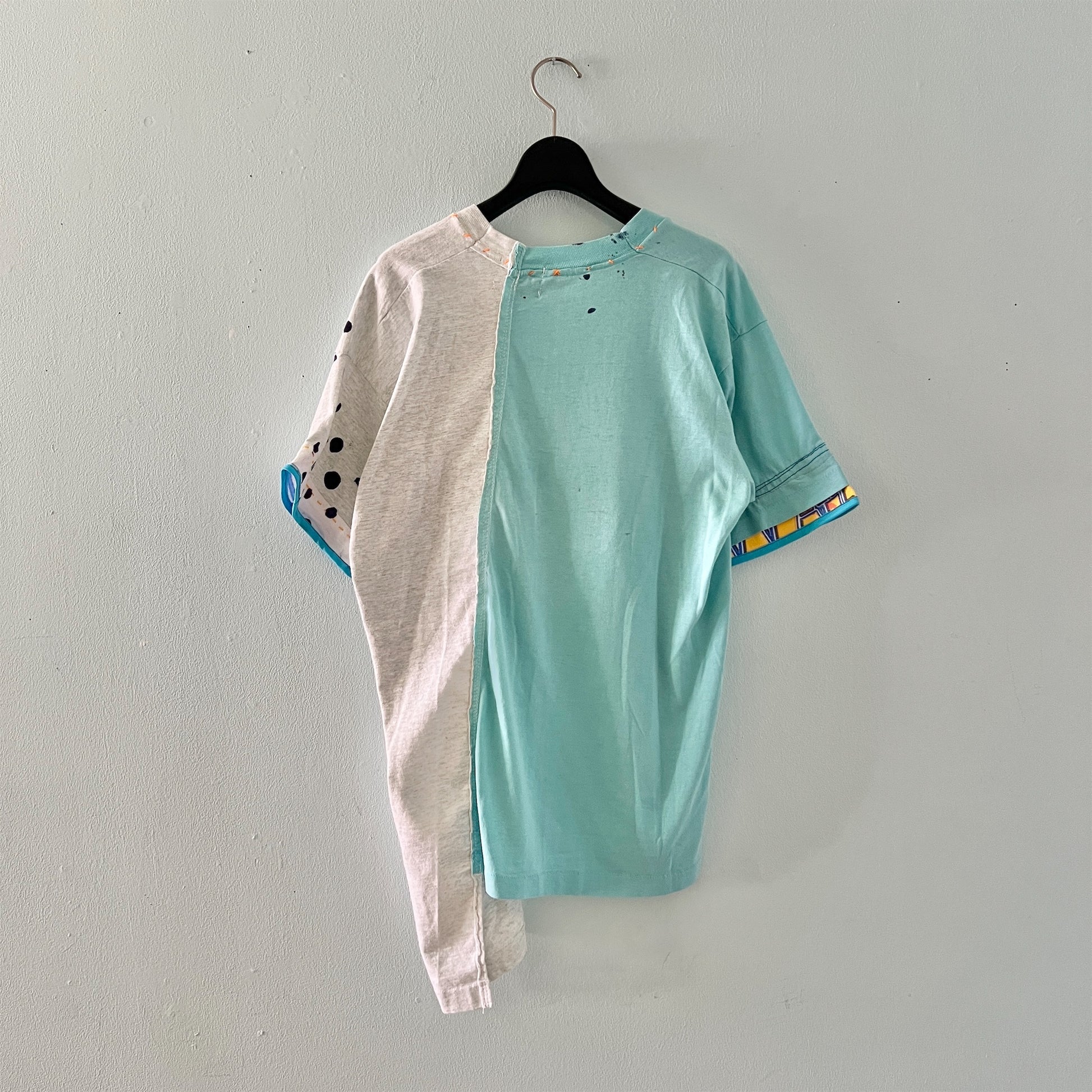 【nisai】古着解体再構築の水色と水玉のTシャツ R002
