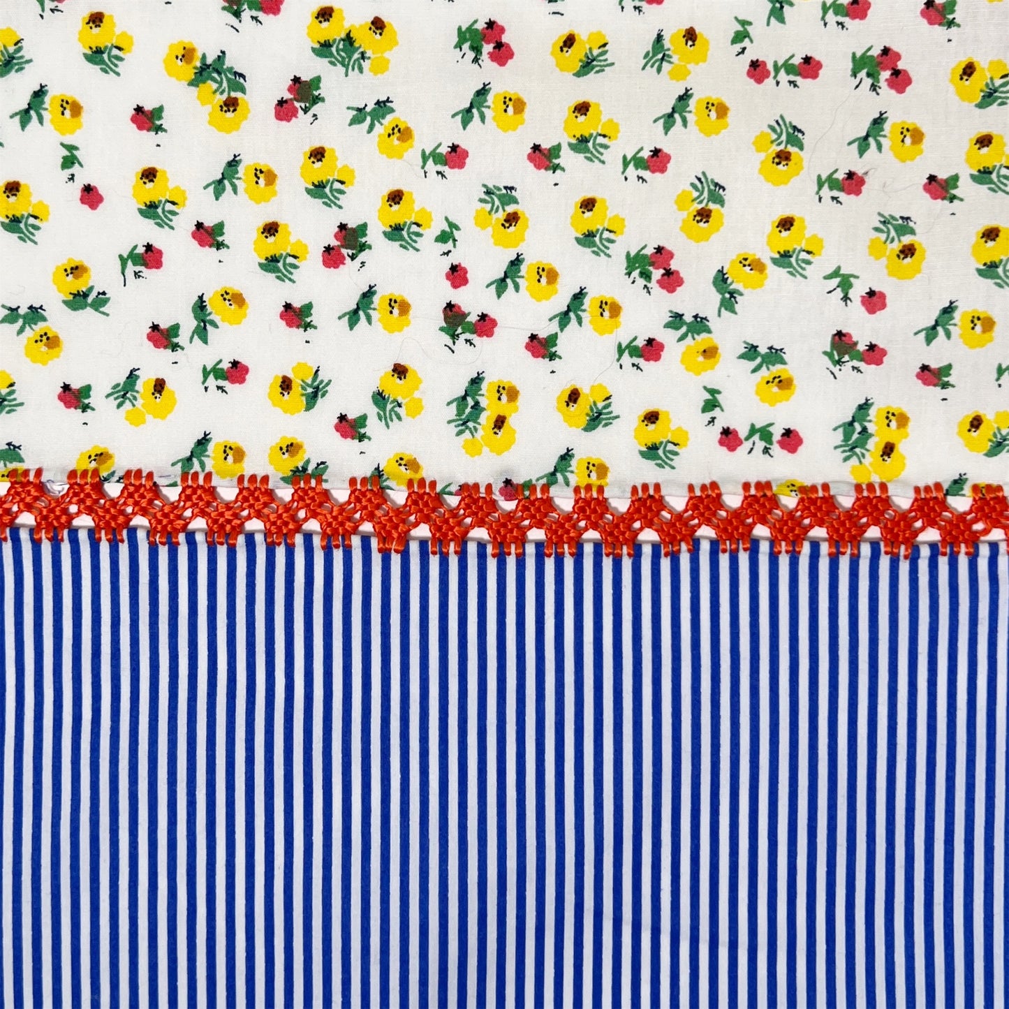 【Leo Atlante】刺繍パッチワークテーブルクロス 138x138 cm flowers+stripes_yellow