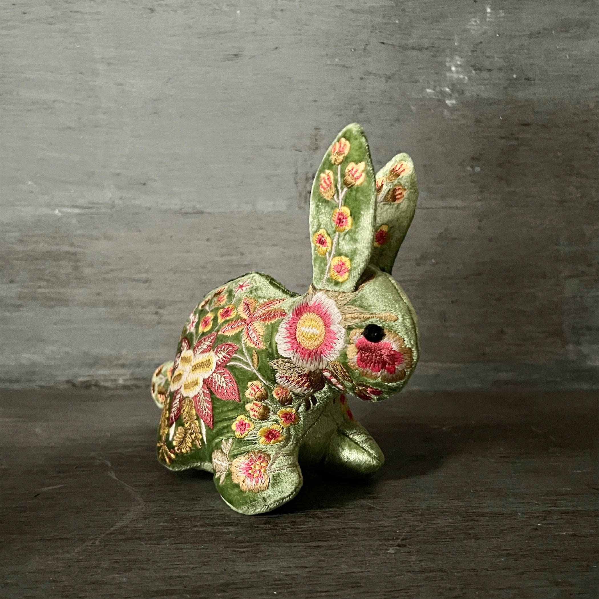Anke Drechsel】シルクベルベット Bunny_Emerald | フィールシーン
